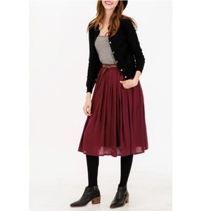 20% off SALE! Pleated A-line skirt in wine